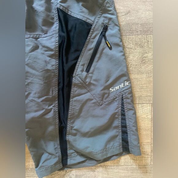 Santic men’s size large gray and black padded bike shorts with adjustable waist - Picture 8 of 8